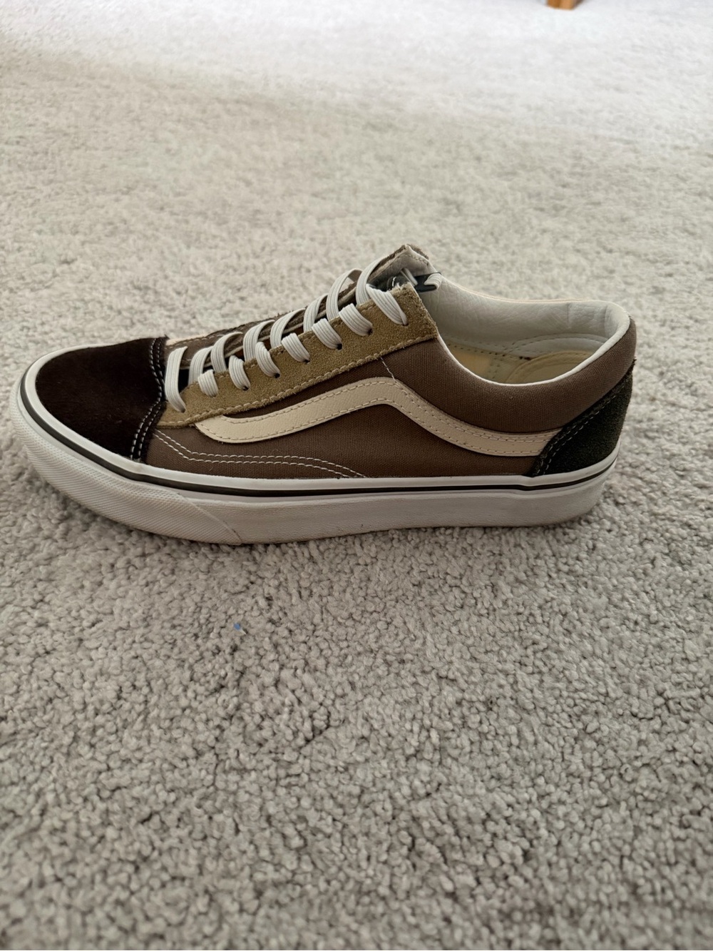 Vans Low-Top Sneakers in Brown and Cream